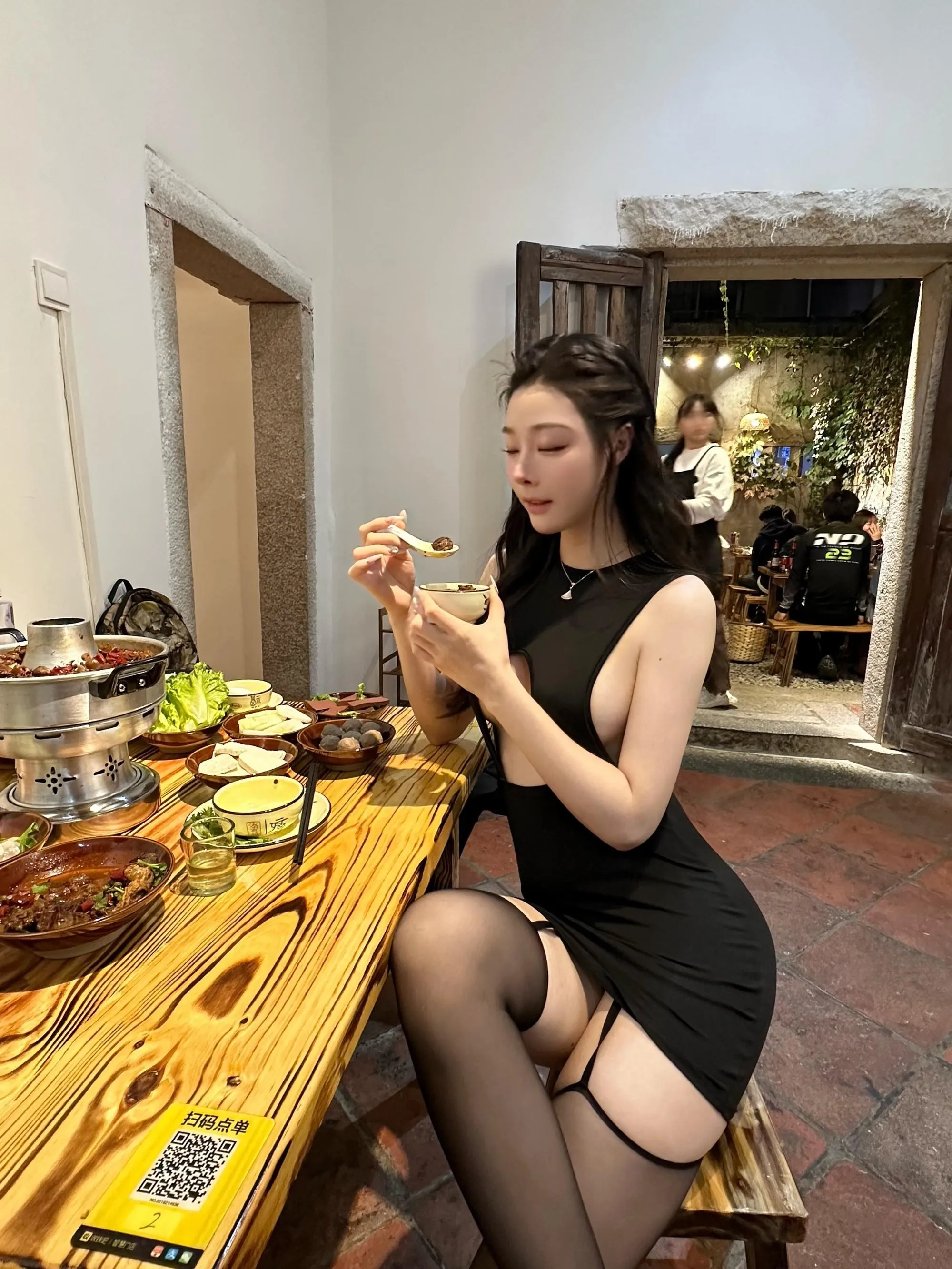 是小逗逗 – NO.007 30粉丝著名美团外卖媛网红模特 全量资源 极品露脸大长腿顶级露出专家 [309P]插图